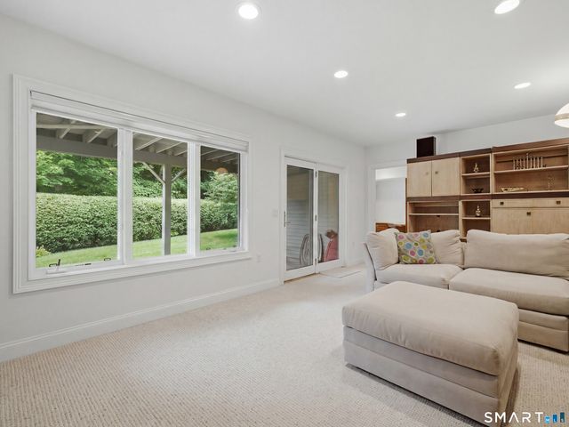 2 Shirecrest 2, Avon, CT 06001