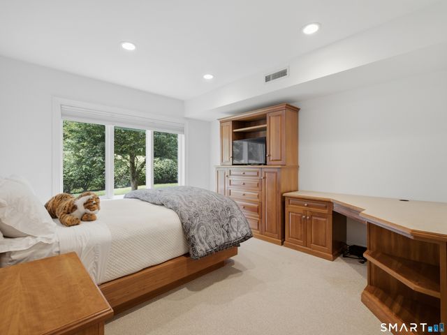 2 Shirecrest 2, Avon, CT 06001