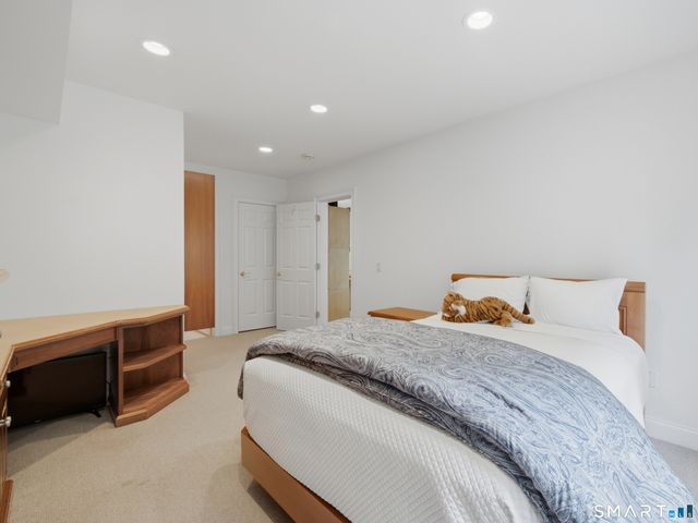 2 Shirecrest 2, Avon, CT 06001