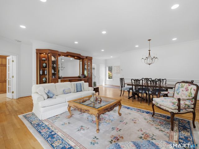 2 Shirecrest 2, Avon, CT 06001
