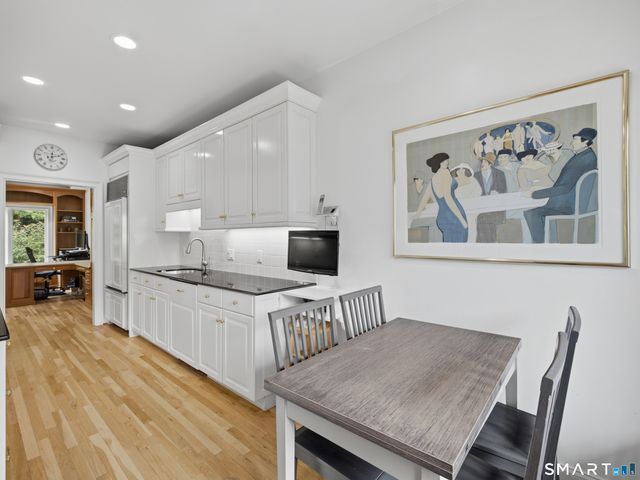 2 Shirecrest 2, Avon, CT 06001
