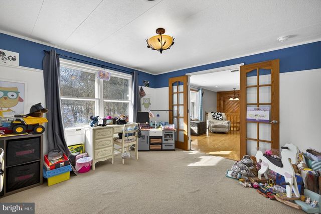 66 FERN PLACE LN, Berkeley Springs, WV 25411