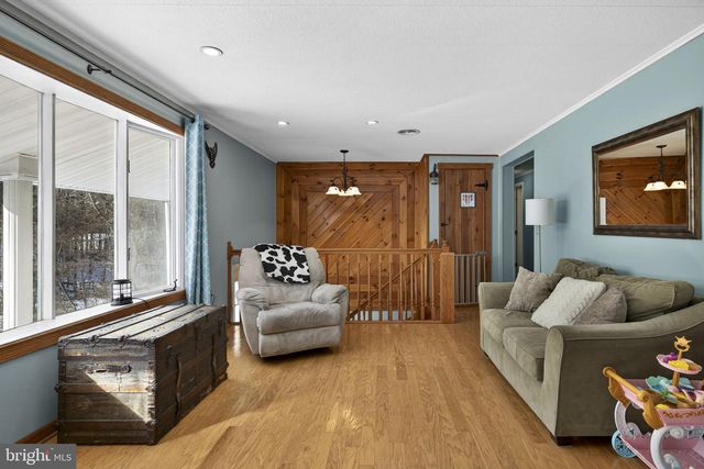 66 FERN PLACE LN, Berkeley Springs, WV 25411