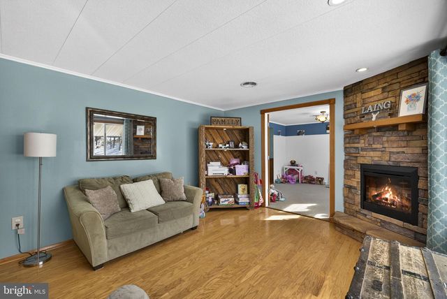 66 FERN PLACE LN, Berkeley Springs, WV 25411