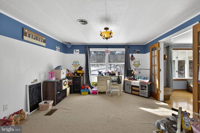 66 FERN PLACE LN, Berkeley Springs, WV 25411