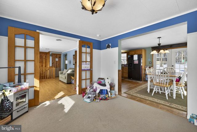 66 FERN PLACE LN, Berkeley Springs, WV 25411