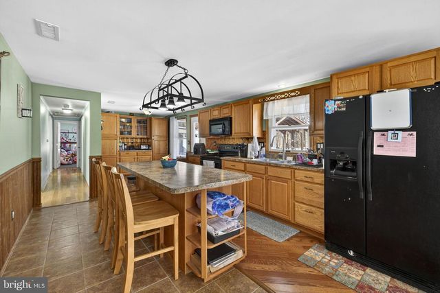 66 FERN PLACE LN, Berkeley Springs, WV 25411