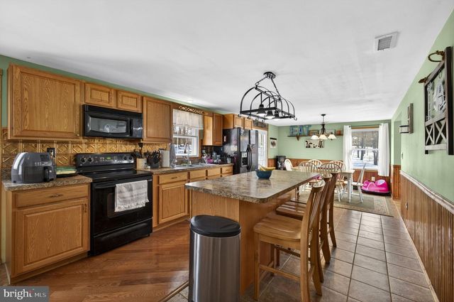66 FERN PLACE LN, Berkeley Springs, WV 25411