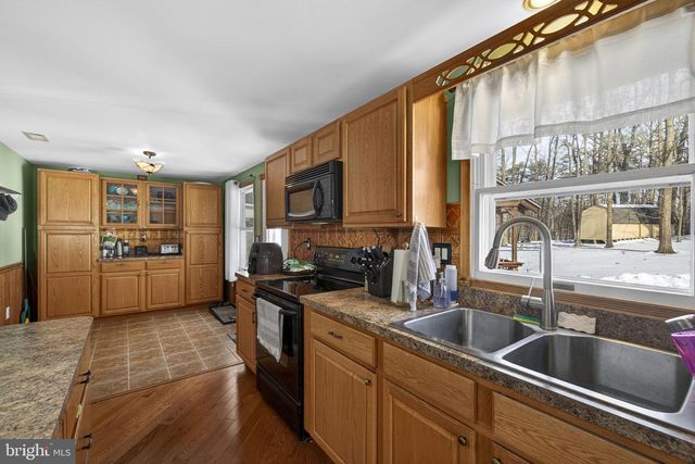 66 FERN PLACE LN, Berkeley Springs, WV 25411