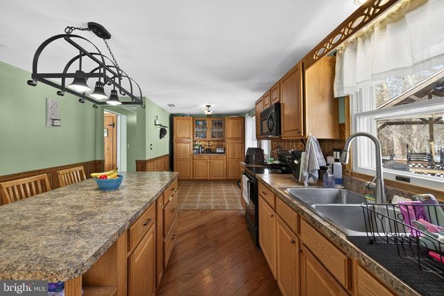 66 FERN PLACE LN, Berkeley Springs, WV 25411