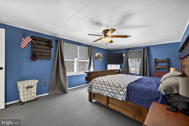 66 FERN PLACE LN, Berkeley Springs, WV 25411