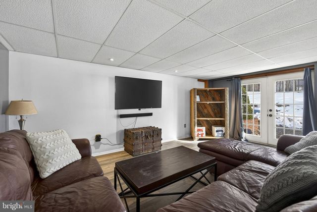 66 FERN PLACE LN, Berkeley Springs, WV 25411