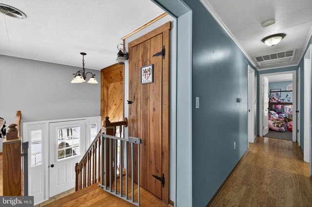 66 FERN PLACE LN, Berkeley Springs, WV 25411