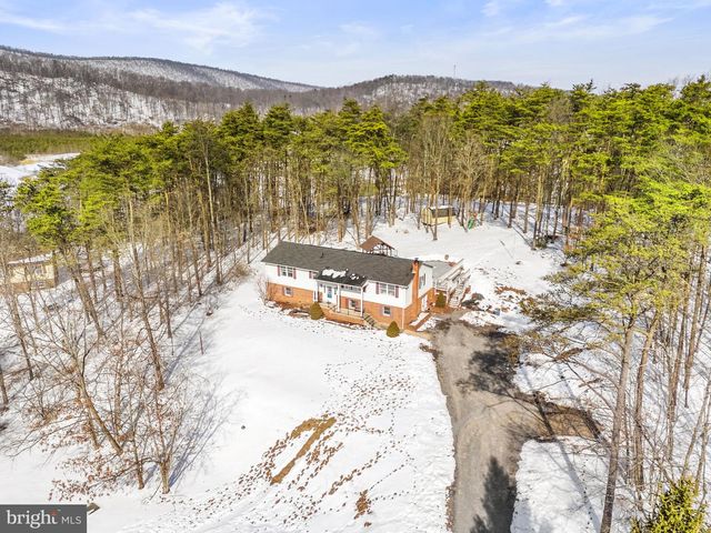 66 FERN PLACE LN, Berkeley Springs, WV 25411