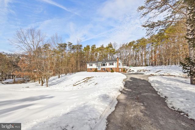 66 FERN PLACE LN, Berkeley Springs, WV 25411