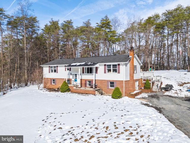 66 FERN PLACE LN, Berkeley Springs, WV 25411
