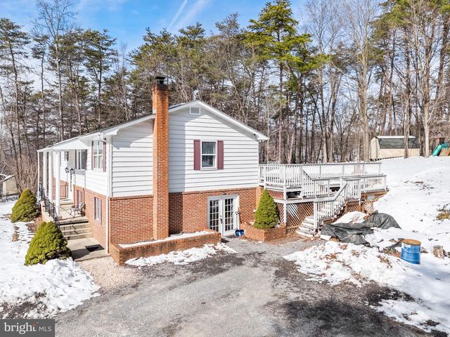 66 FERN PLACE LN, Berkeley Springs, WV 25411