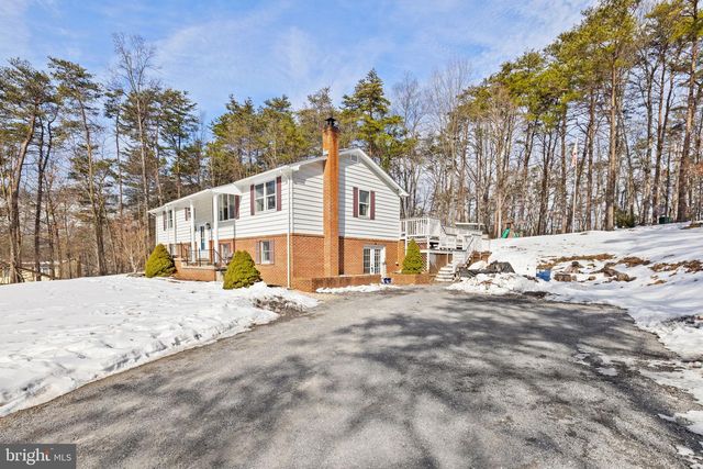 66 FERN PLACE LN, Berkeley Springs, WV 25411