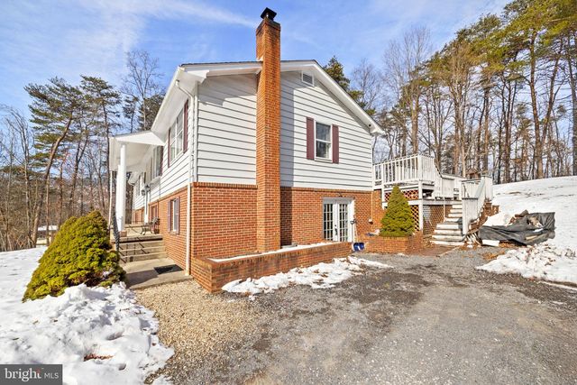 66 FERN PLACE LN, Berkeley Springs, WV 25411