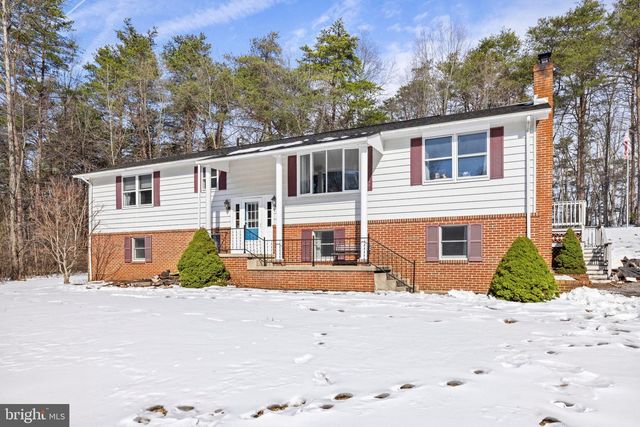 66 FERN PLACE LN, Berkeley Springs, WV 25411