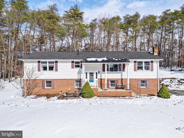 66 FERN PLACE LN, Berkeley Springs, WV 25411