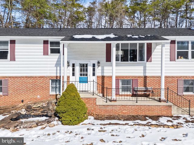 66 FERN PLACE LN, Berkeley Springs, WV 25411