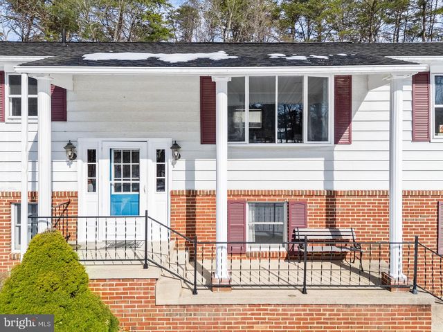 66 FERN PLACE LN, Berkeley Springs, WV 25411