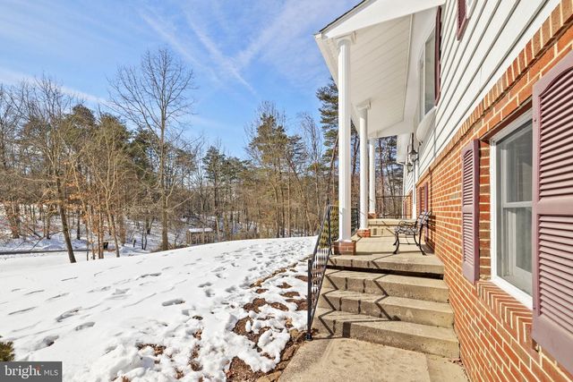 66 FERN PLACE LN, Berkeley Springs, WV 25411