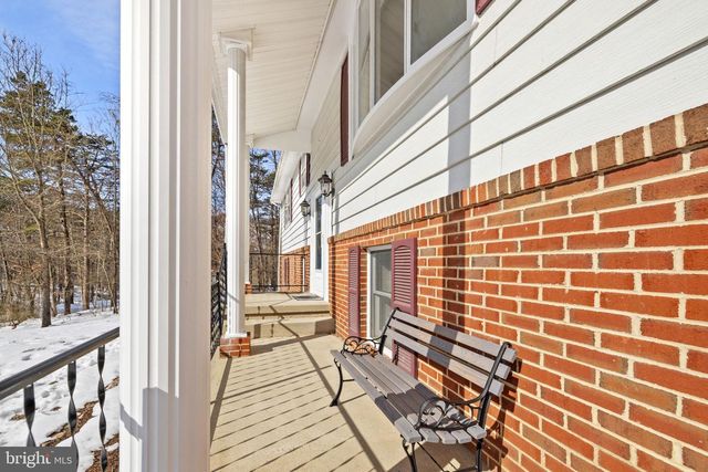 66 FERN PLACE LN, Berkeley Springs, WV 25411