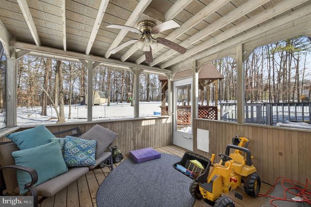 66 FERN PLACE LN, Berkeley Springs, WV 25411