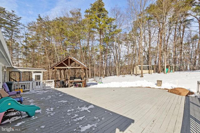 66 FERN PLACE LN, Berkeley Springs, WV 25411