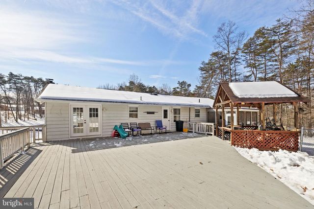 66 FERN PLACE LN, Berkeley Springs, WV 25411