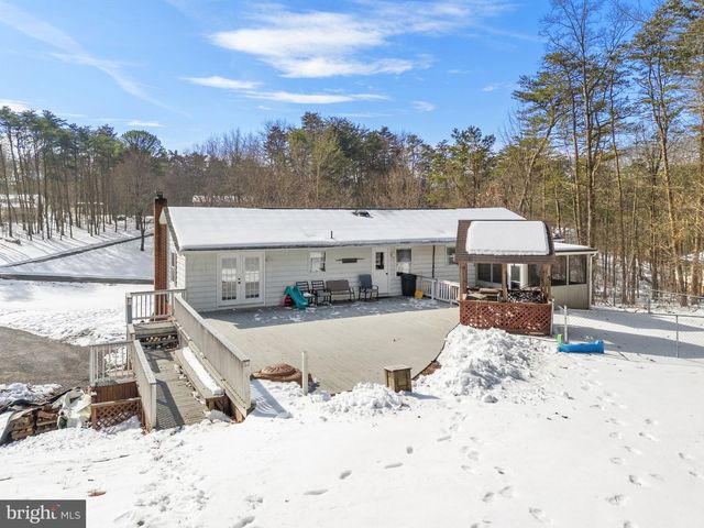 66 FERN PLACE LN, Berkeley Springs, WV 25411