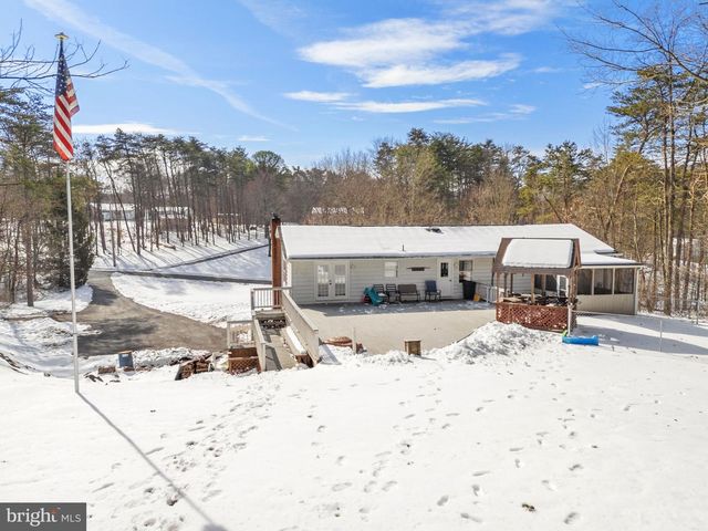 66 FERN PLACE LN, Berkeley Springs, WV 25411
