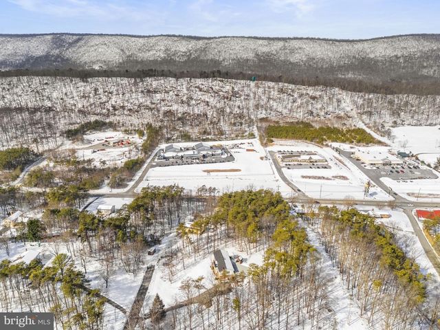66 FERN PLACE LN, Berkeley Springs, WV 25411