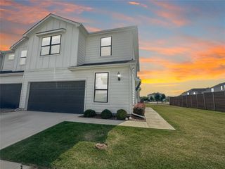 179 Threshing RD C, Buda, TX 78610