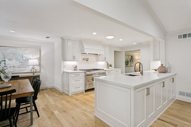4426 Laren Lane, Dallas, TX 75244