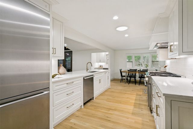 4426 Laren Lane, Dallas, TX 75244