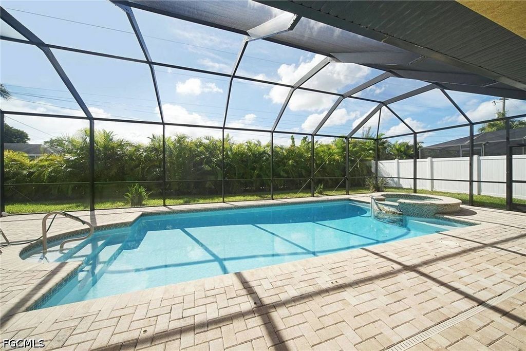 1502 SW 38th ST, Cape Coral, FL 33914