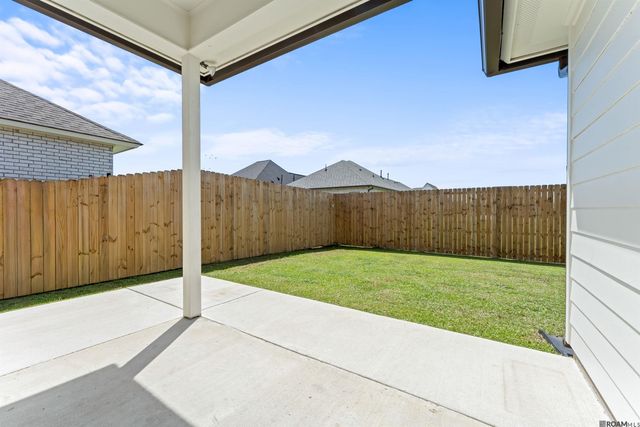 5159 Black River Rd, Darrow, LA 70725