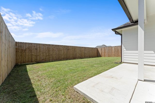 5159 Black River Rd, Darrow, LA 70725