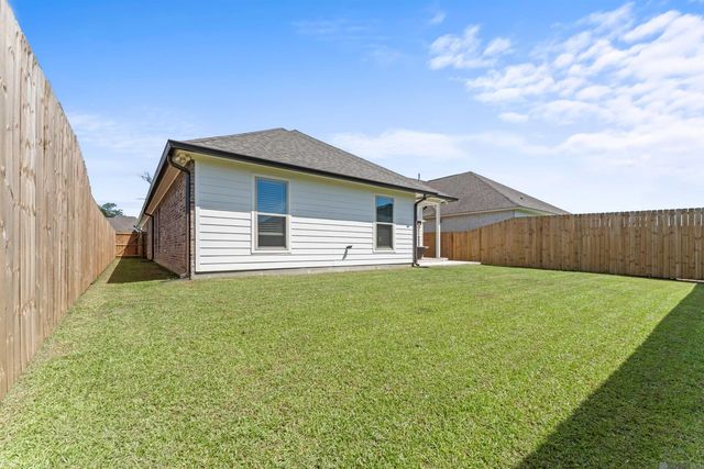5159 Black River Rd, Darrow, LA 70725