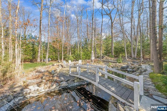 9 Cameron Road, Saddle River, NJ 07458