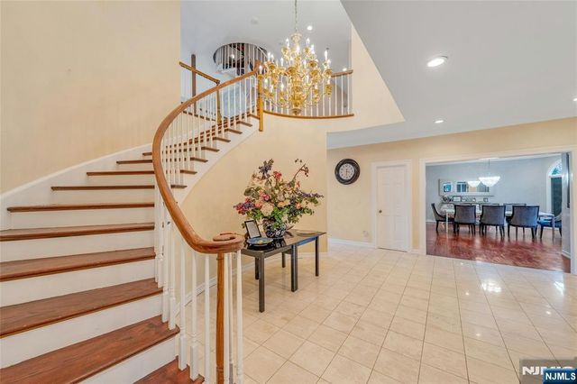 9 Cameron Road, Saddle River, NJ 07458