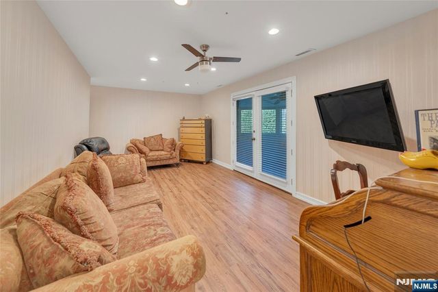 9 Cameron Road, Saddle River, NJ 07458