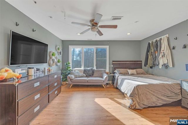 9 Cameron Road, Saddle River, NJ 07458
