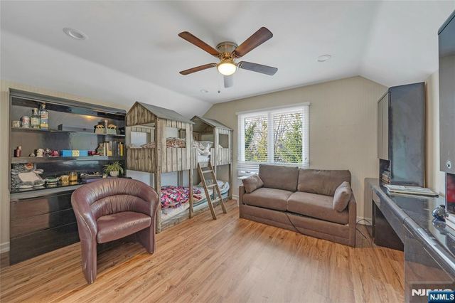 9 Cameron Road, Saddle River, NJ 07458