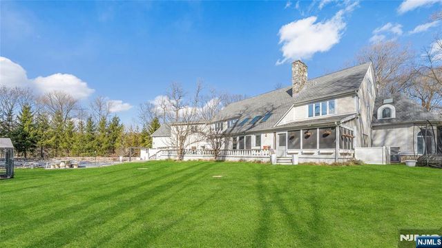 9 Cameron Road, Saddle River, NJ 07458