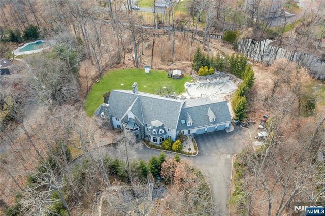 9 Cameron Road, Saddle River, NJ 07458