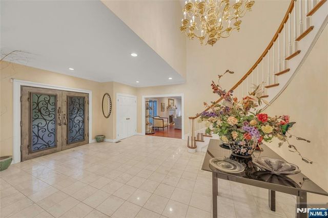 9 Cameron Road, Saddle River, NJ 07458